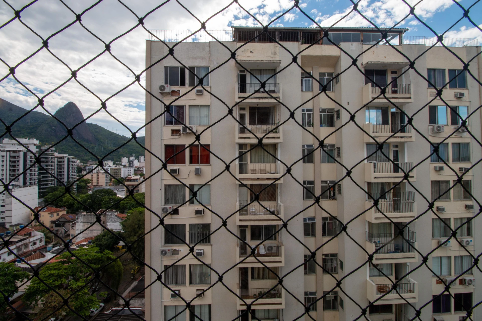 68 m² apartment with a washing machine and a mountain view — photo 12