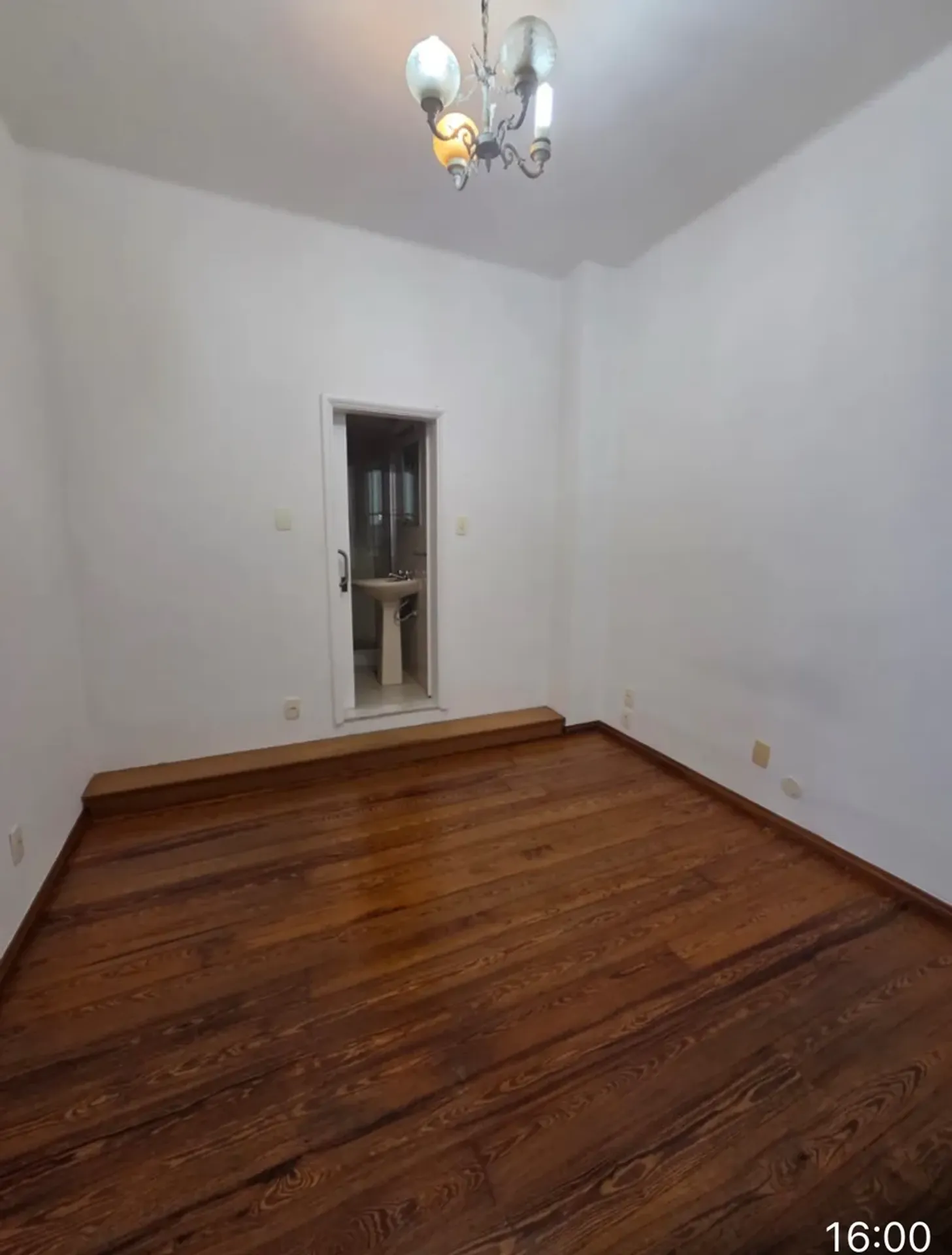 100 m² apartment with 3 bedrooms and a separate kitchen — photo 8