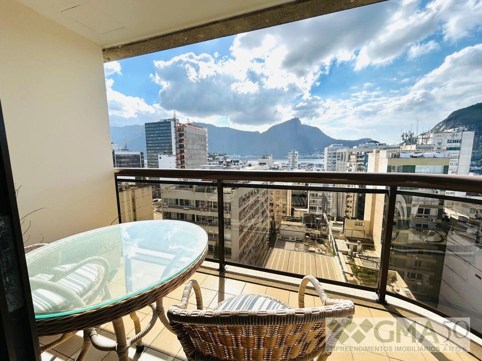 Furnished 87 m² apartment with open-plan kitchen and suite — photo 19