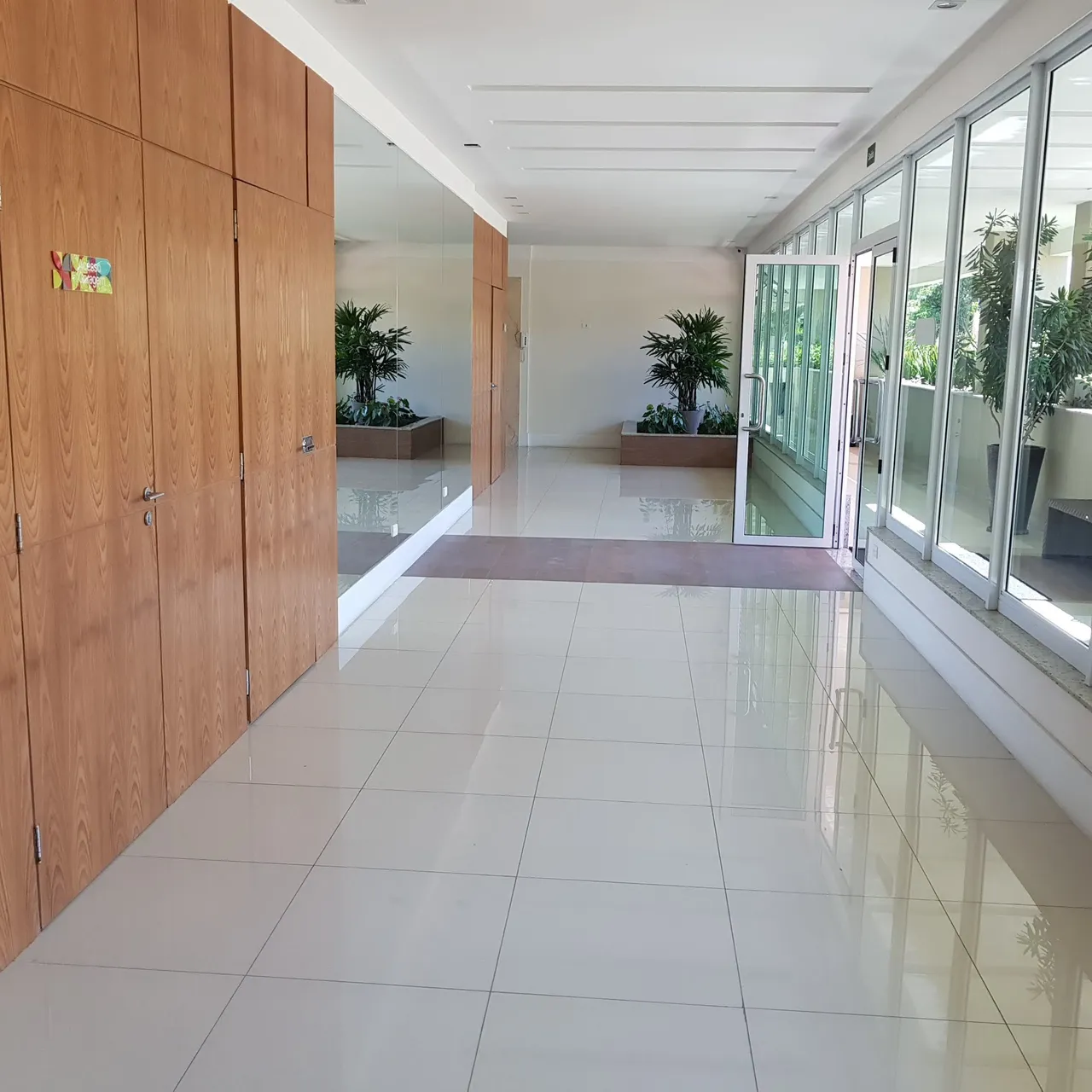 Glass-enclosed balcony in a 2-bedroom apartment, 62 m² — photo 5