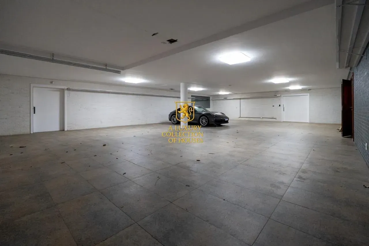 House with 27 bedrooms and 16 bathrooms — photo 20