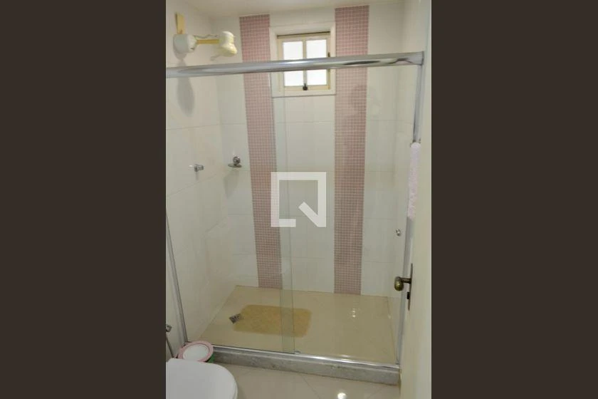 House with 5 bedrooms, balcony and 650 m² — photo 42
