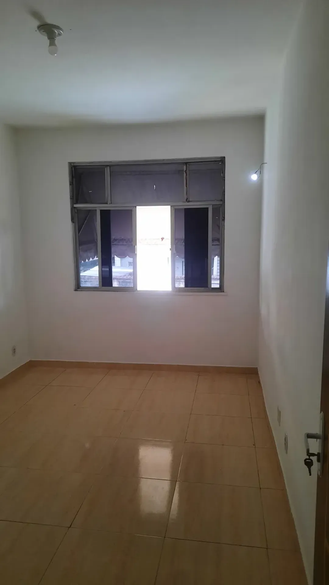 Walk-in closet in a 2-bedroom apartment, 95 m² — photo 7