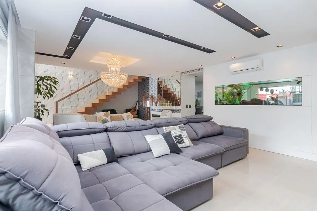 4 en-suite bedroom house with 5 parking spaces