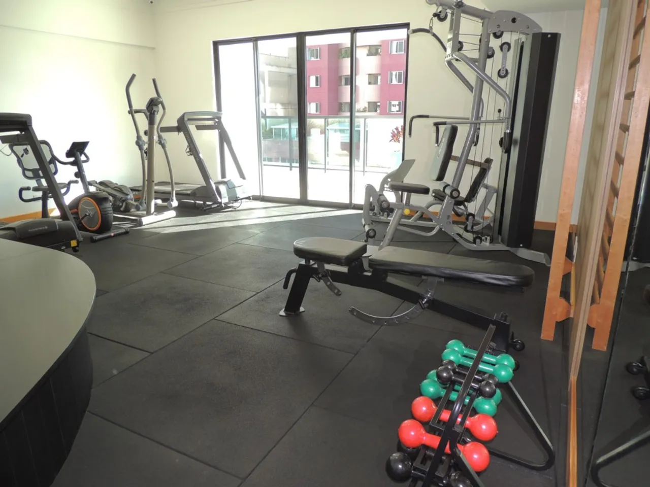 Apartamento mobiliado 1 quarto com cozinha americana e 2 vagas — photo 13