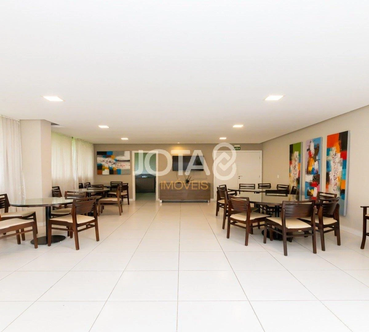 2-bedroom apartment in a building with a gym — photo 42