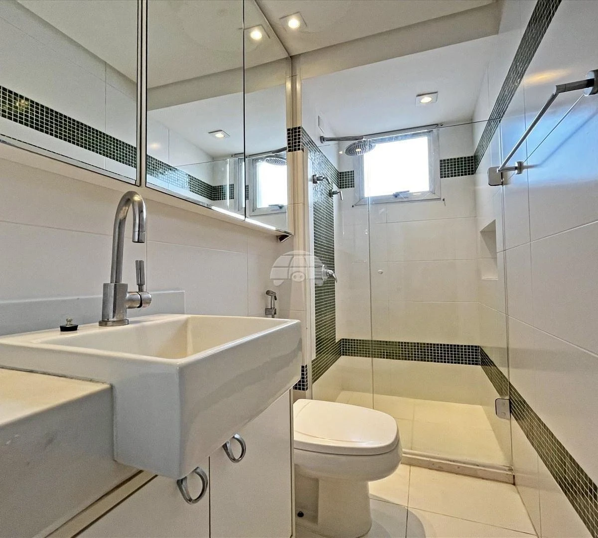 2-bedroom apartment with a washing machine in Curitiba — photo 30