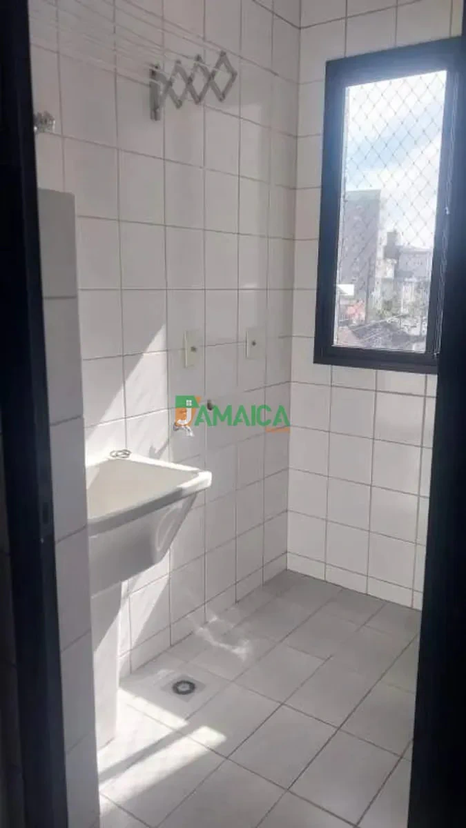 3-bedroom apartment, 1 with its own bathroom, 74 m² — photo 13