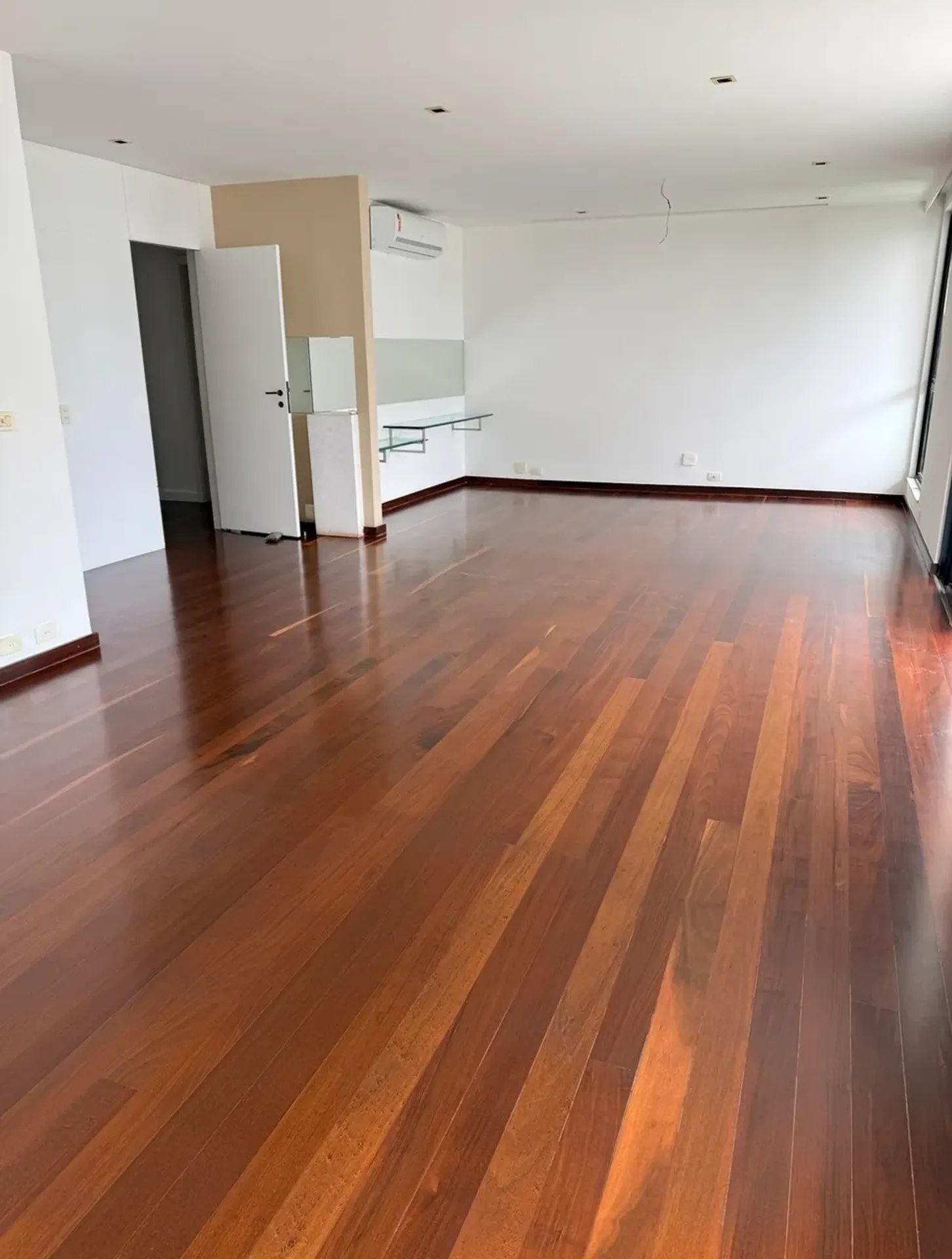 3-bedroom apartment with floor-to-ceiling windows — photo 10