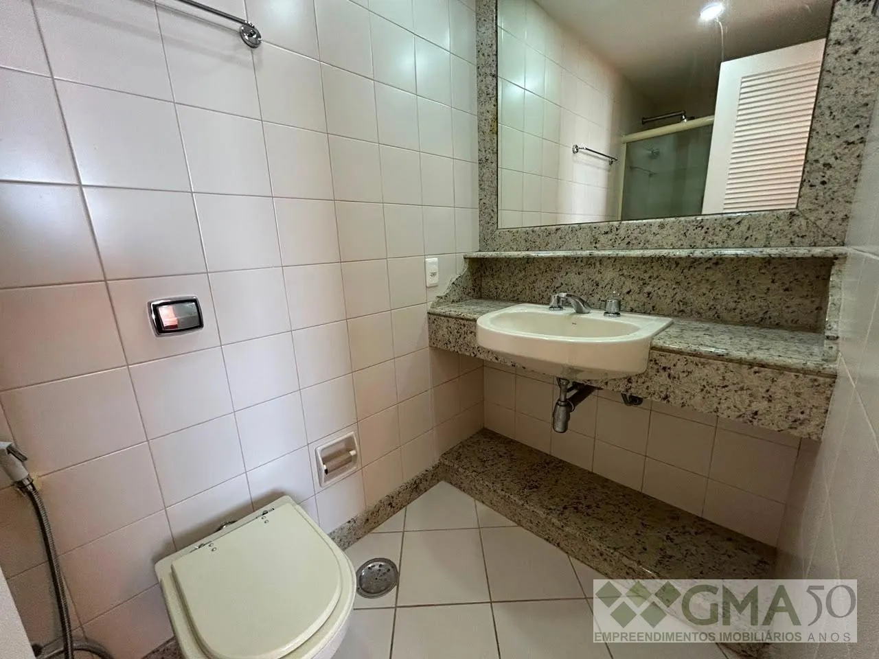 Unfurnished 2-bedroom apartment with 3 bathrooms — photo 19