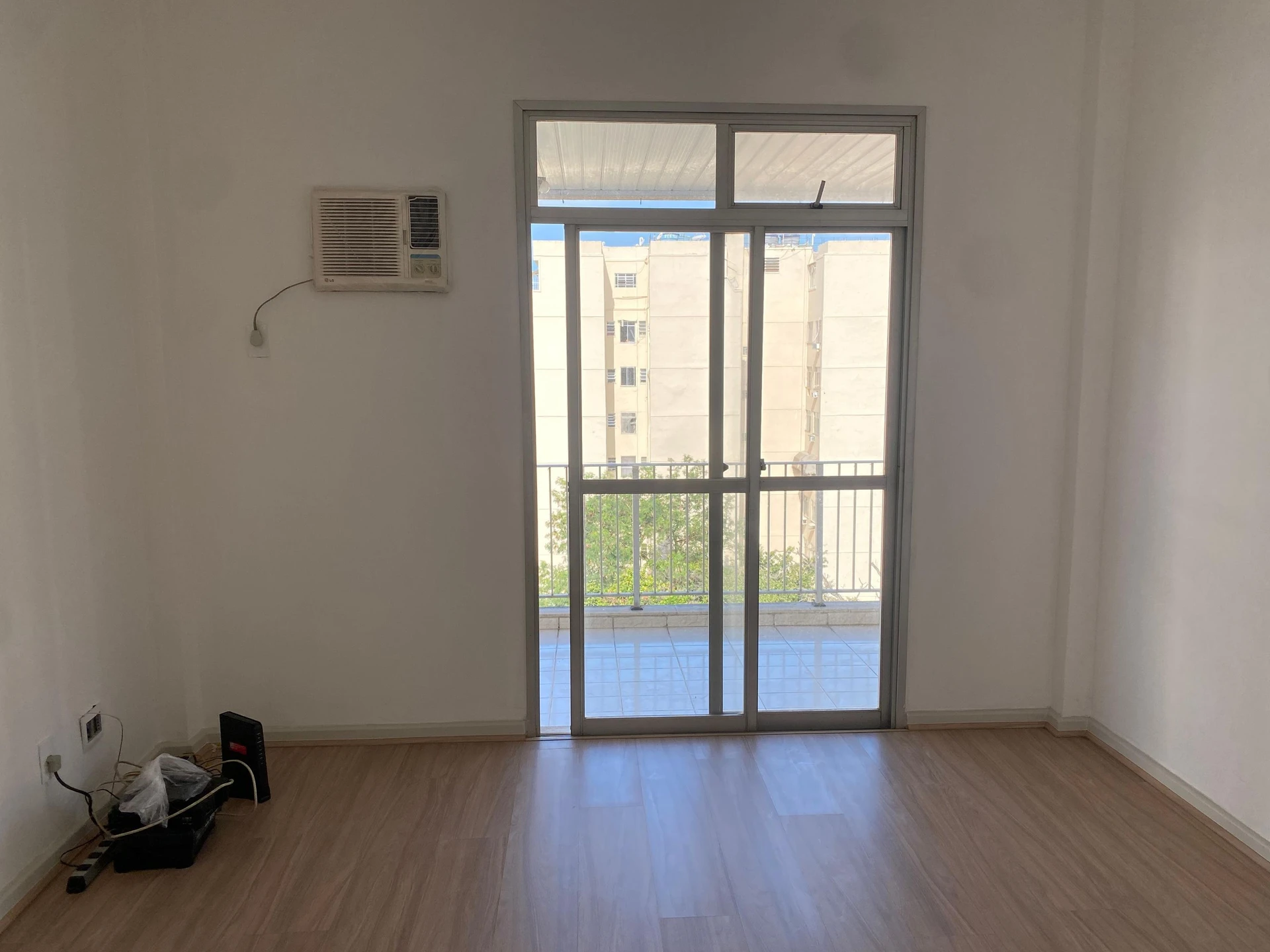Apartment with 3 bedrooms and built-in wardrobes — photo 34