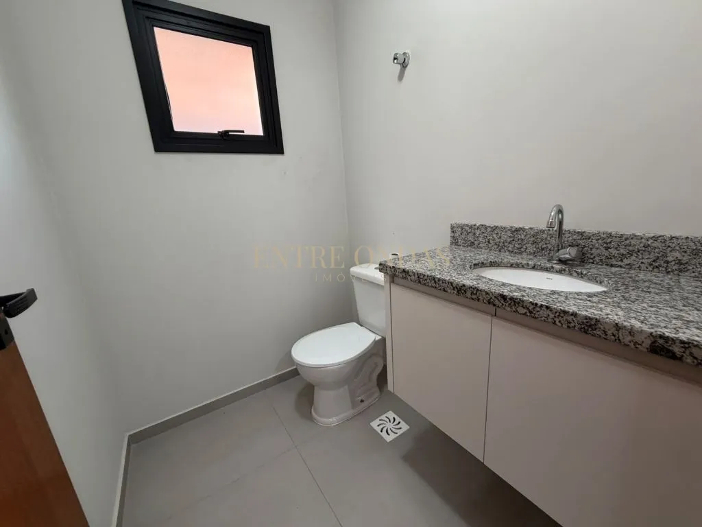 3-bedroom house, 1 with its own bathroom, 202 m² — photo 10