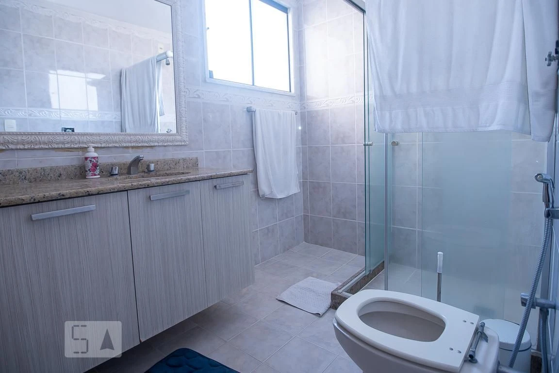Furnished 3-bedroom apartment with private BBQ — photo 35
