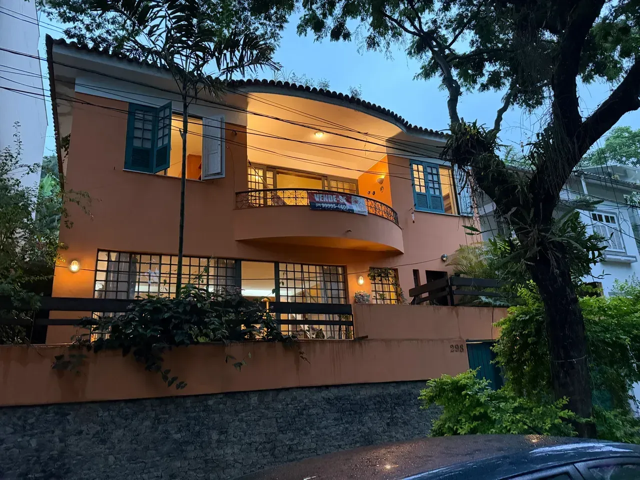 Furnished house with a balcony and 5 bedrooms overall — photo 11
