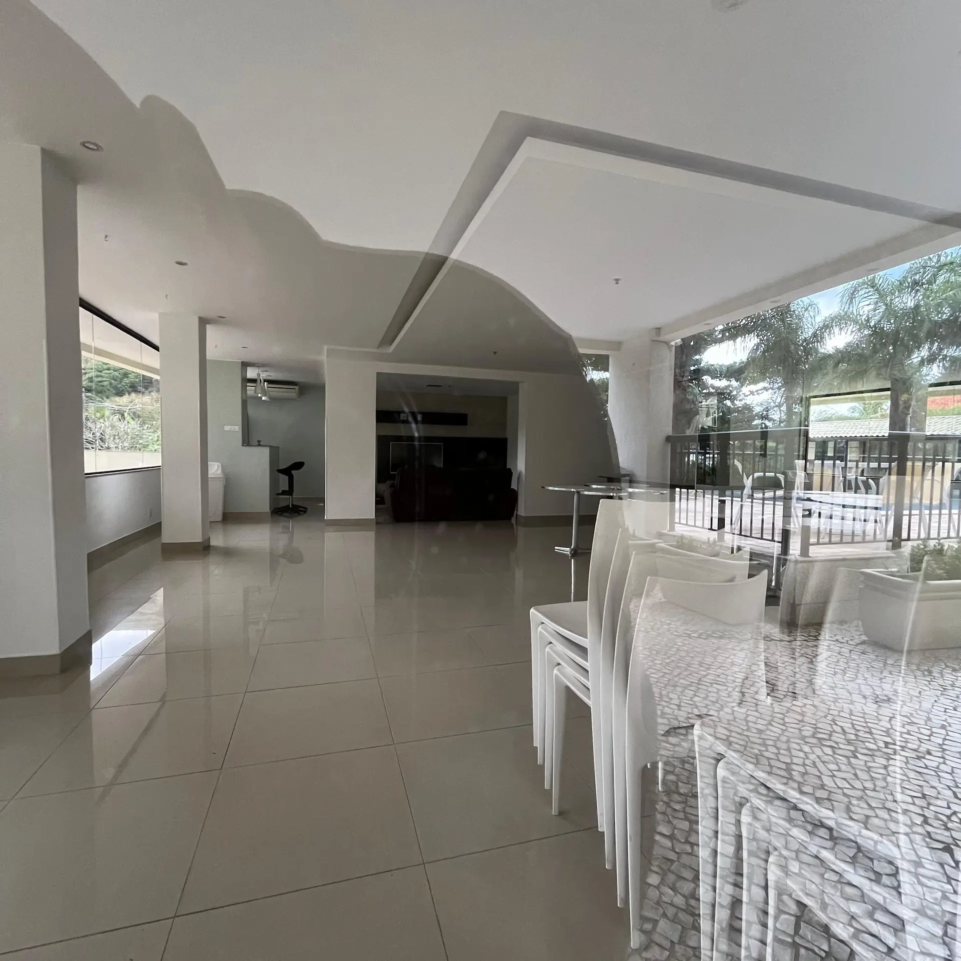 Apartamento mobiliado com 2 quartos e varanda envidraçada — photo 5