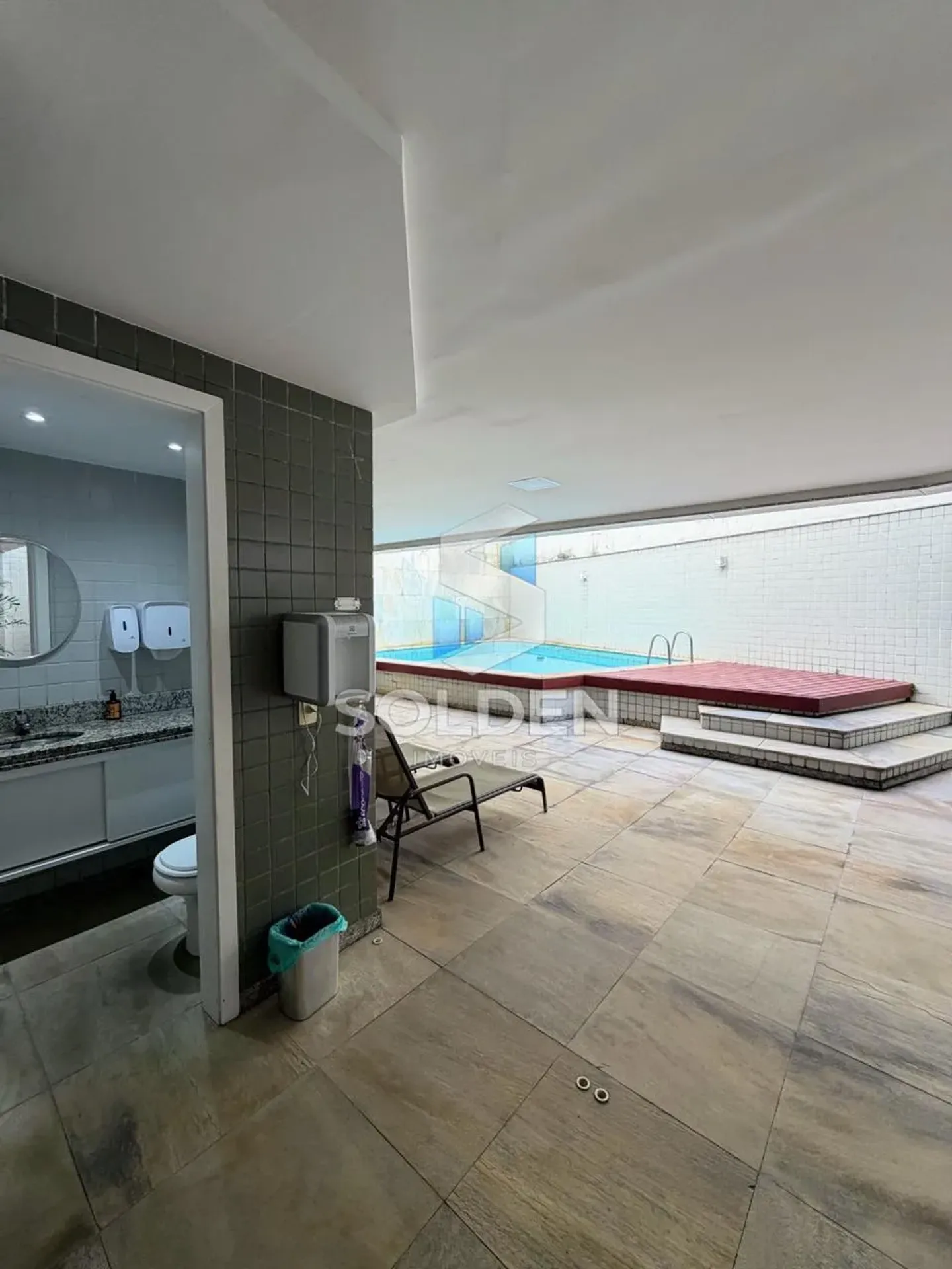 160 m² apartment with 3 bedrooms and 4 bathrooms — photo 29