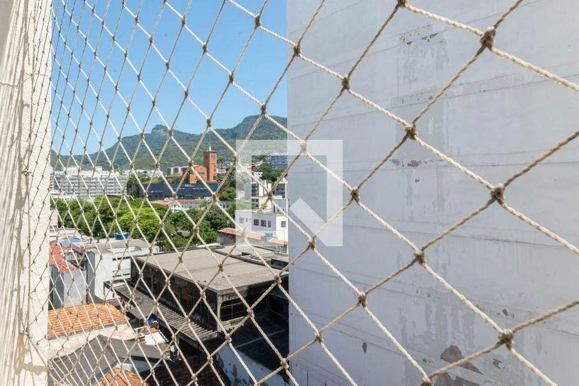 Apartamento de 2 quartos com cozinha separada e 70 m² — photo 32