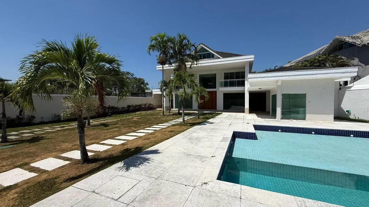 Casa com 5 quartos e 5 banheiros, 900 m² — photo 3