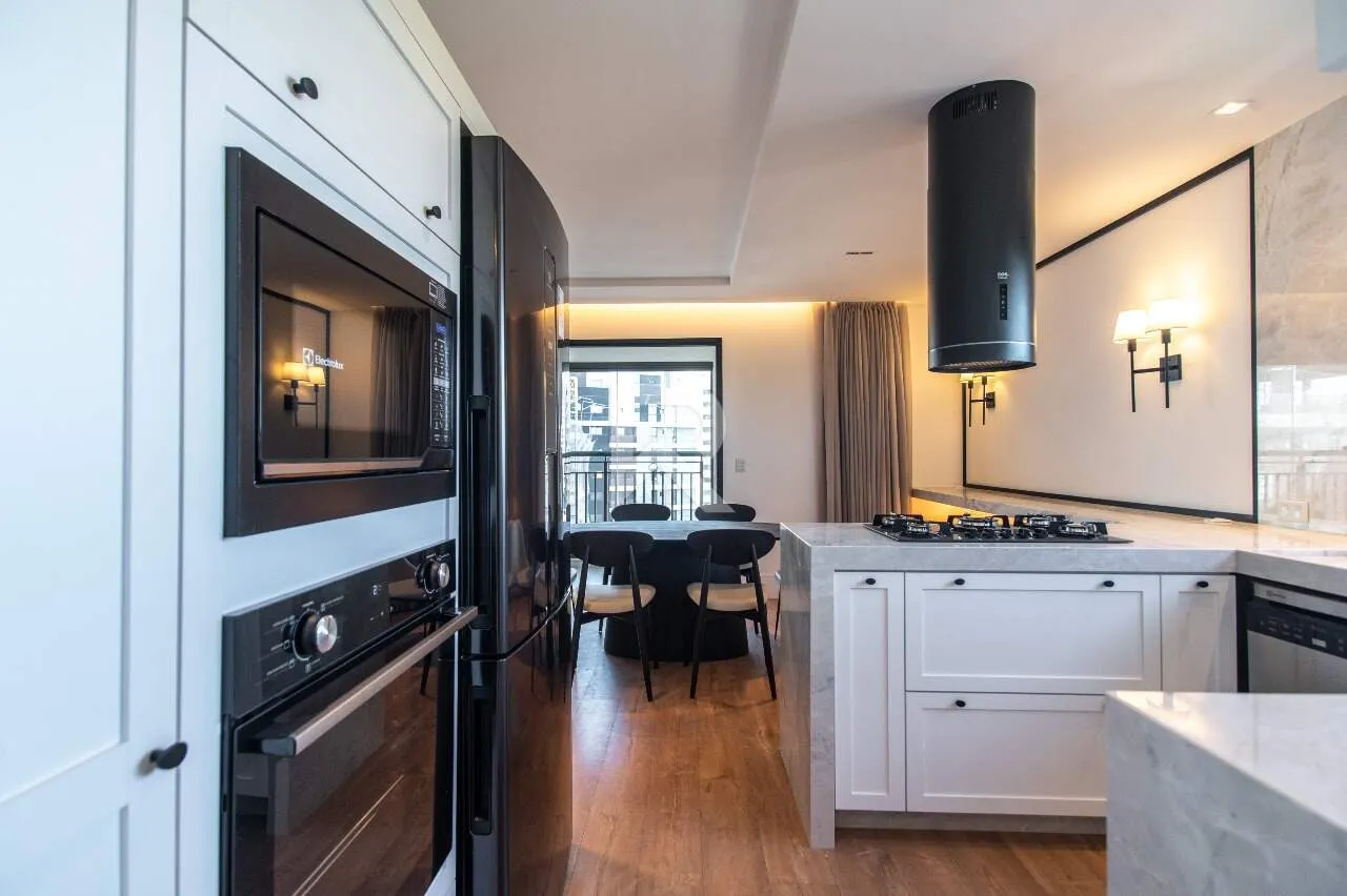 Apartamento amueblado de 2 dormitorios con balcón gourmet y 2 plazas — photo 3
