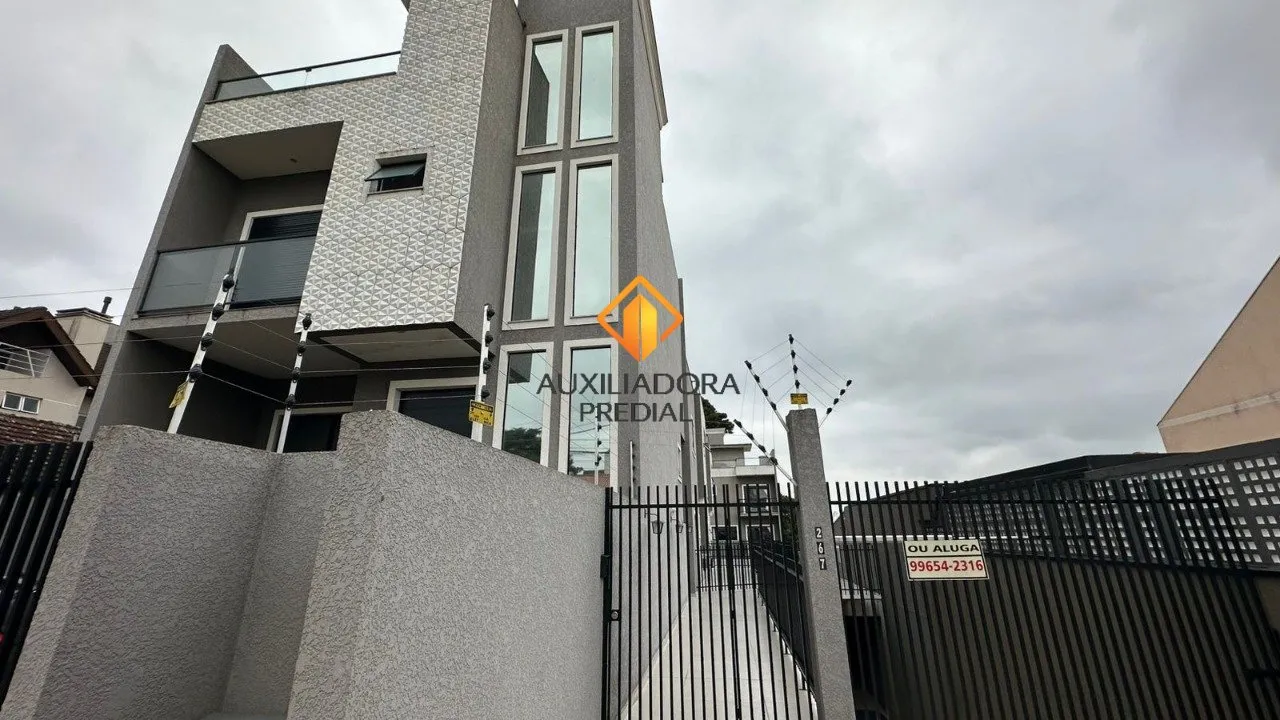 House with 3 bedrooms and a balcony — photo 43