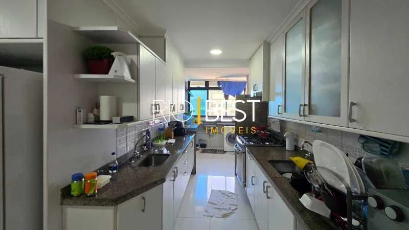 Furnished apartment with 4 bedrooms and 5 bathrooms — photo 21