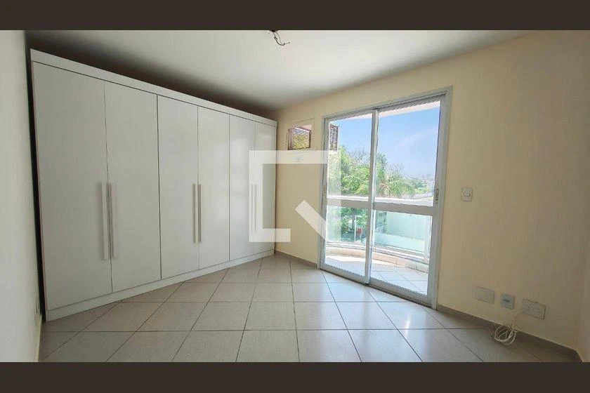 3-bedroom apartment in a building with a gym — photo 6