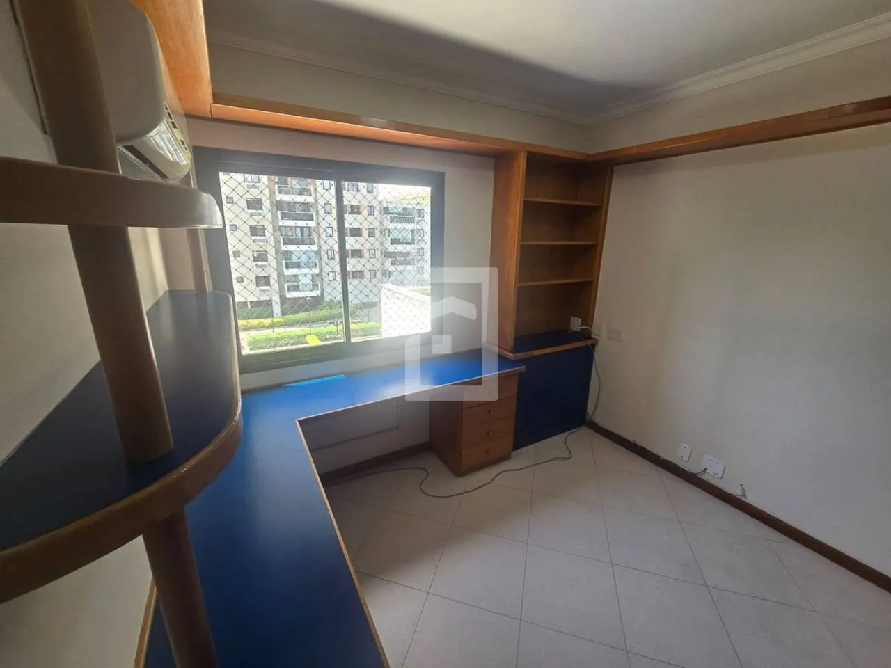 Home office in a 3-bedroom apartment, 105 m² — photo 18