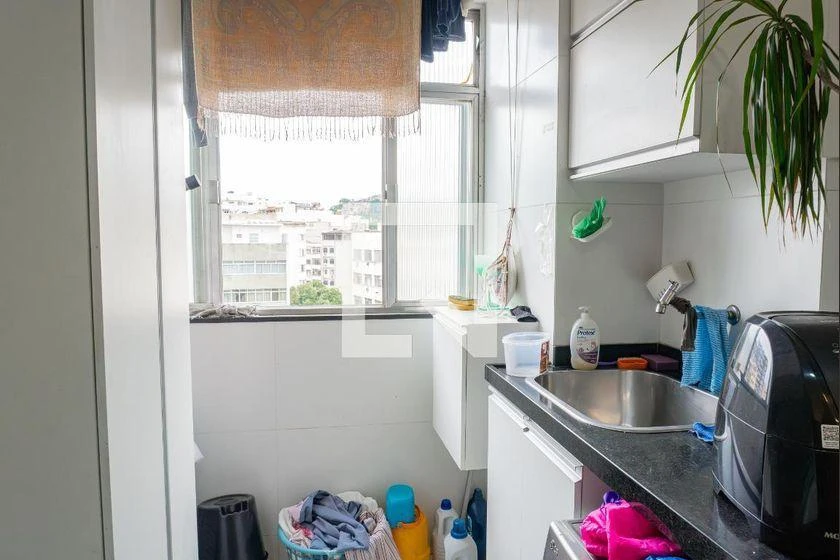Furnished apartment with 4 bedrooms and 200 m² — photo 15