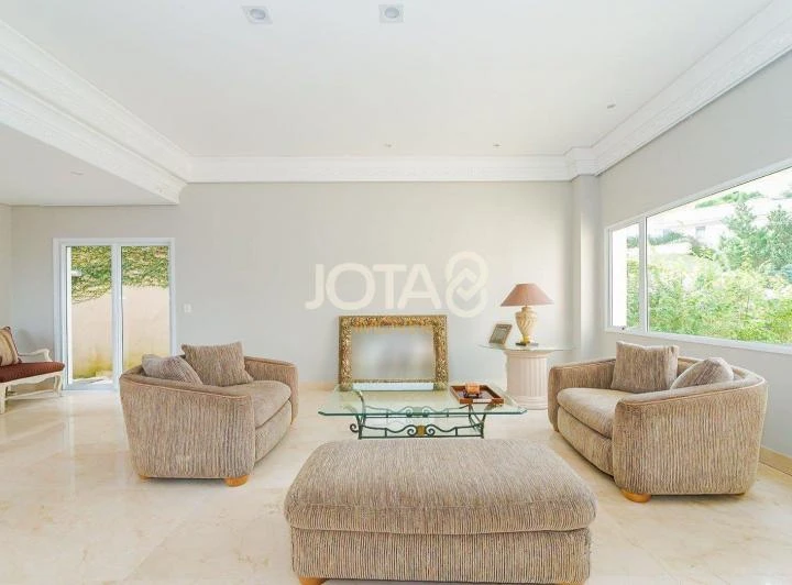 Furnished house with 5 bedrooms and 6 bathrooms — photo 6