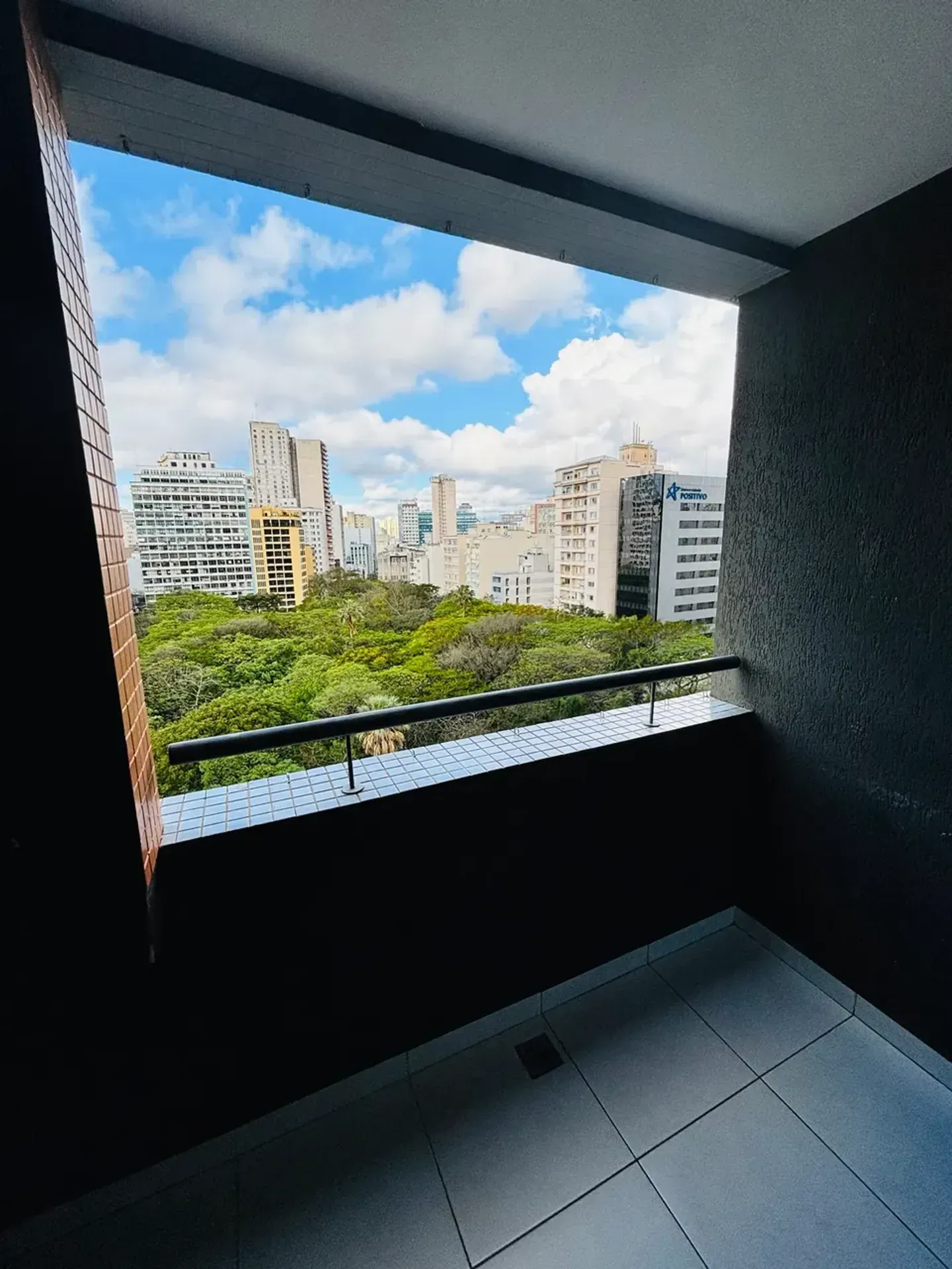 1-bedroom 1-bath apartment with a balcony — photo 36