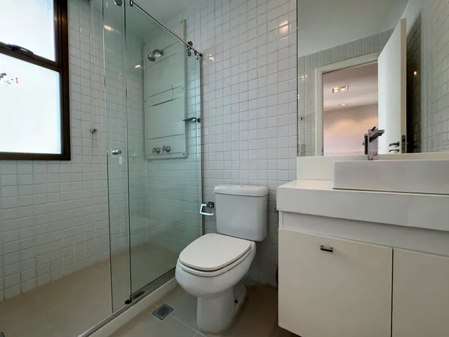 Apartamento com 3 dormitórios e varanda envidraçada — photo 15