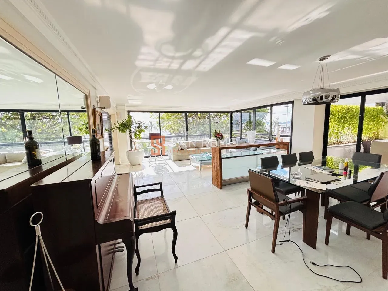 Garden apartment with 3 en-suite bedrooms and 241 m² — photo 21
