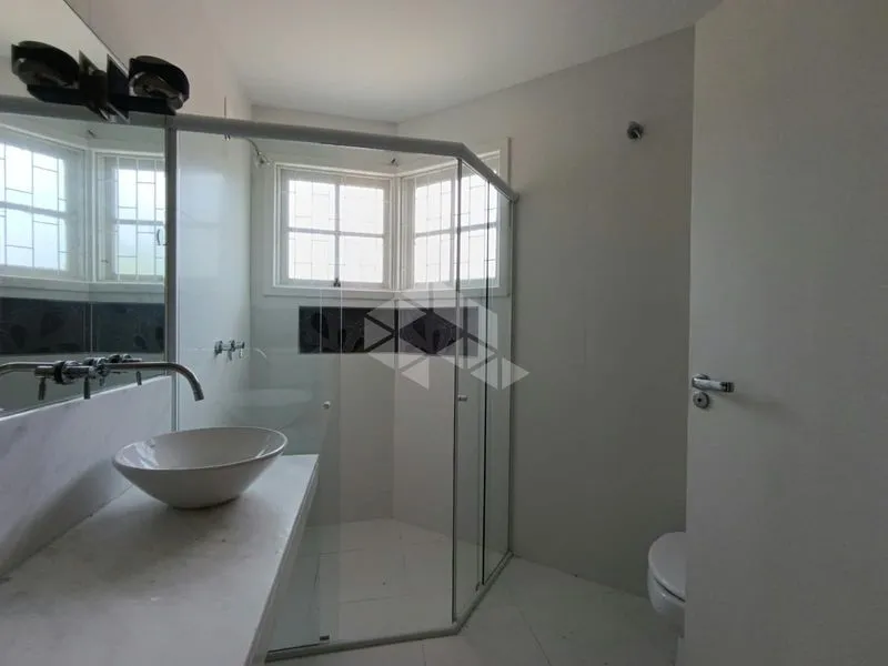 Furnished house, 222 m², with a bathtub — photo 39
