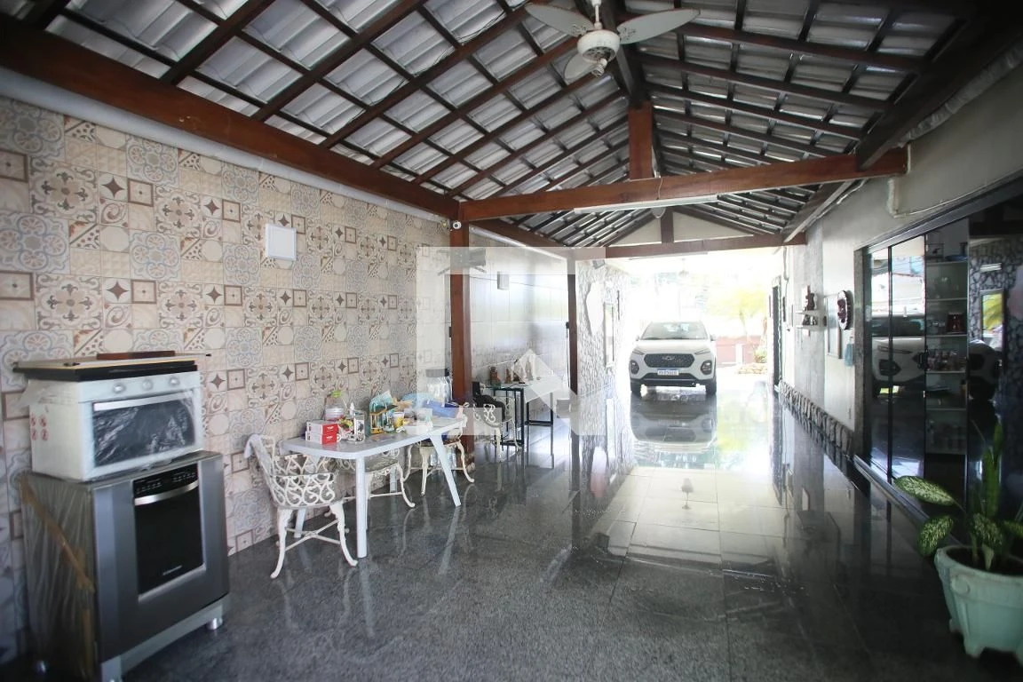 5-bedroom house with a bathtub in Rio de Janeiro — photo 33