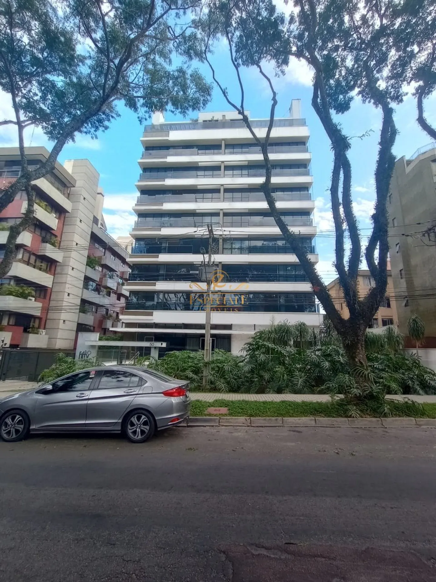 3-bedroom apartment with a fireplace in Curitiba