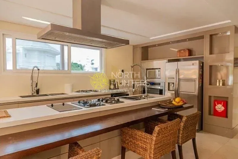 Furnished house with 7 bedrooms and open-plan gas kitchen — photo 12