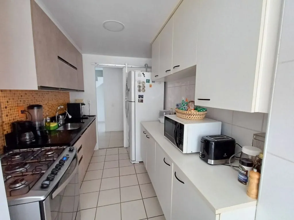 203 m² apartment with 3 bedrooms and enclosed balcony — photo 30