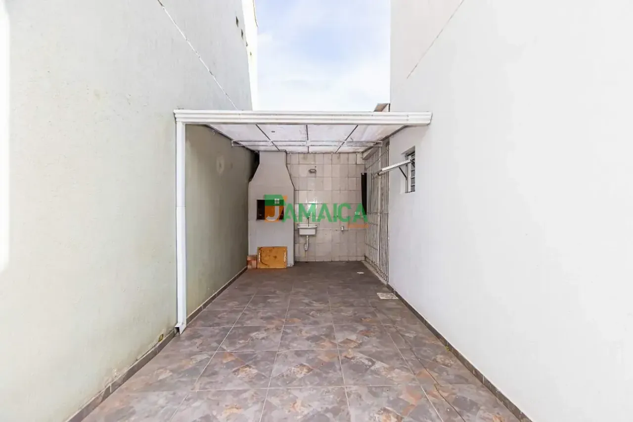 Unfurnished 101 m² house with 3 bedrooms and 3 parking — photo 9