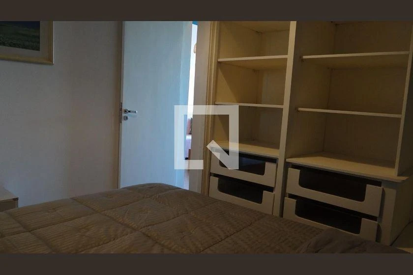 Furnished 2-bedroom apartment with balcony — photo 24