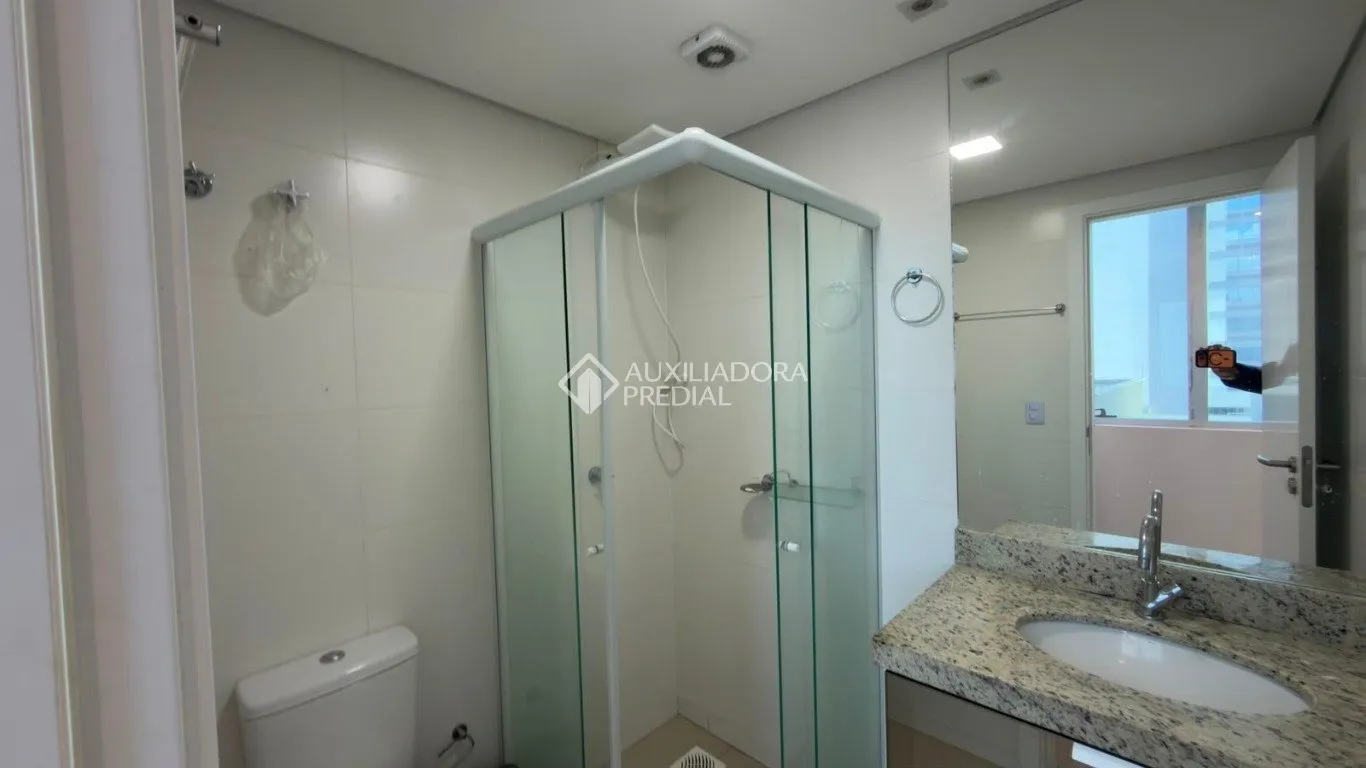 Мебльована квартира з 1 спальнею та 68 м² — photo 9
