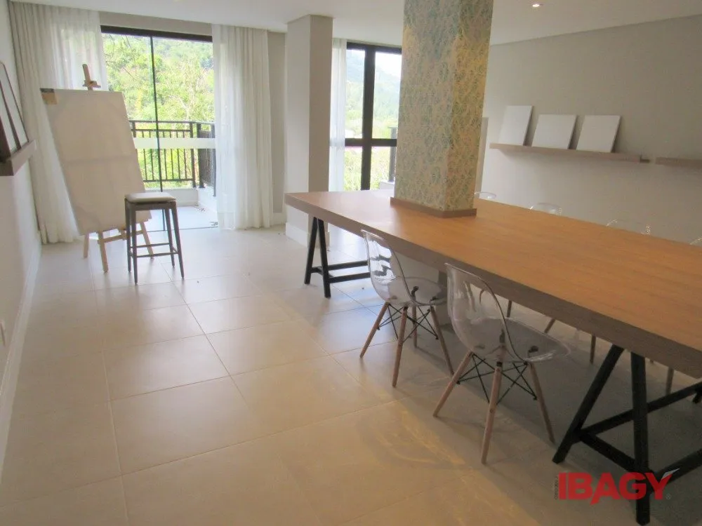 2-bedroom apartment in a building with a sauna — photo 17