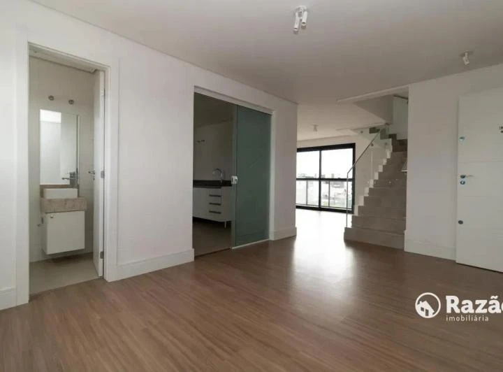 174 m² apartment with 3 bedrooms and 2 covered parking spots