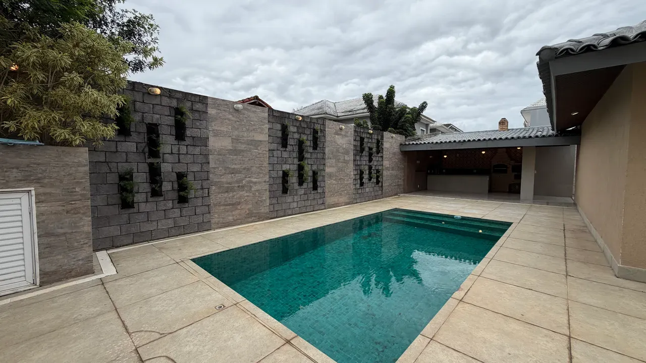 Single-story house with a private garden and 4 bedrooms — photo 8