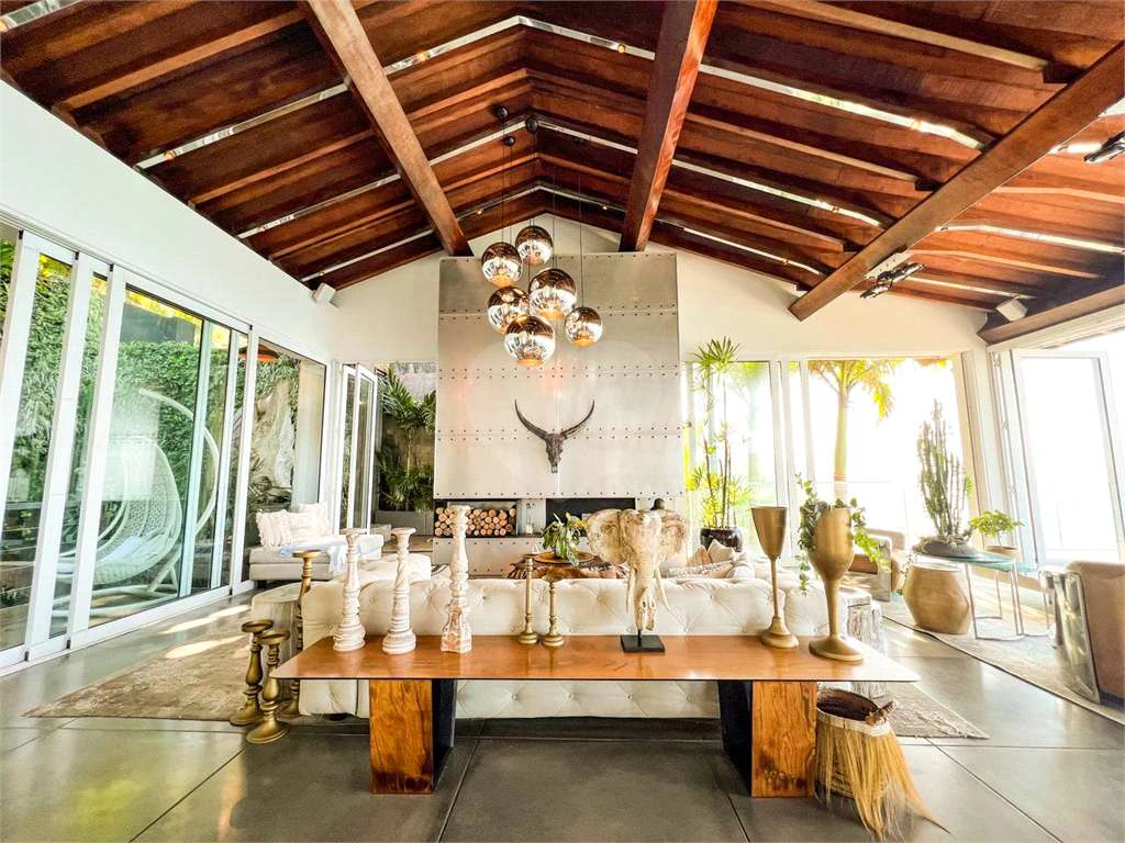 Furnished house with 5 en-suite rooms and 918 m² — photo 11
