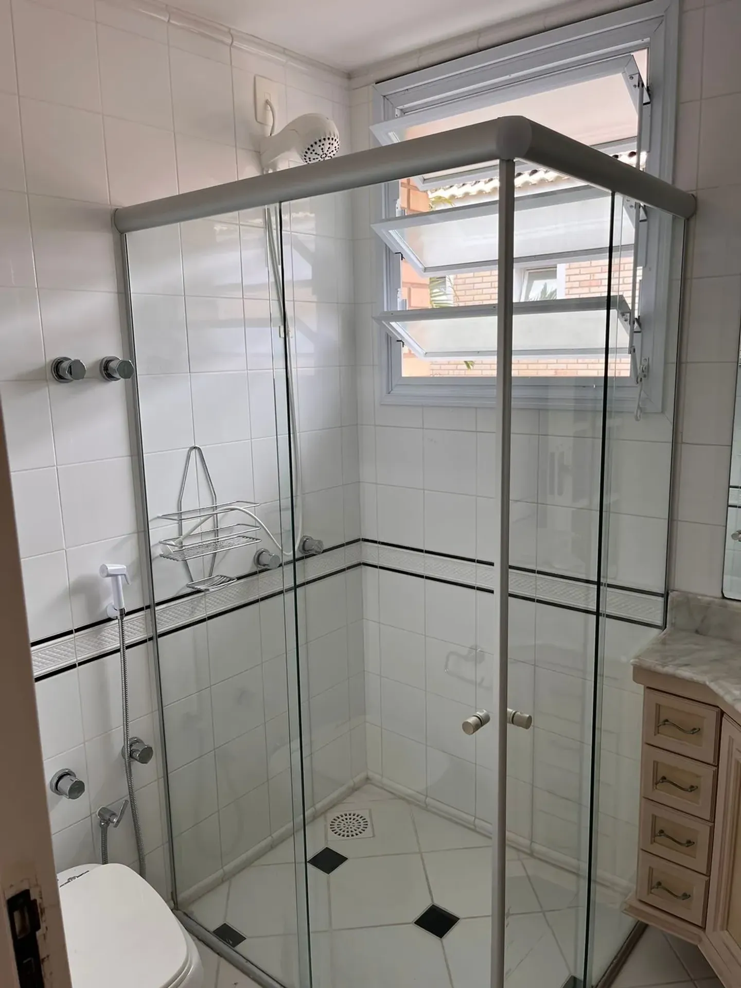 Furnished house with 5 en-suite bedrooms — photo 25
