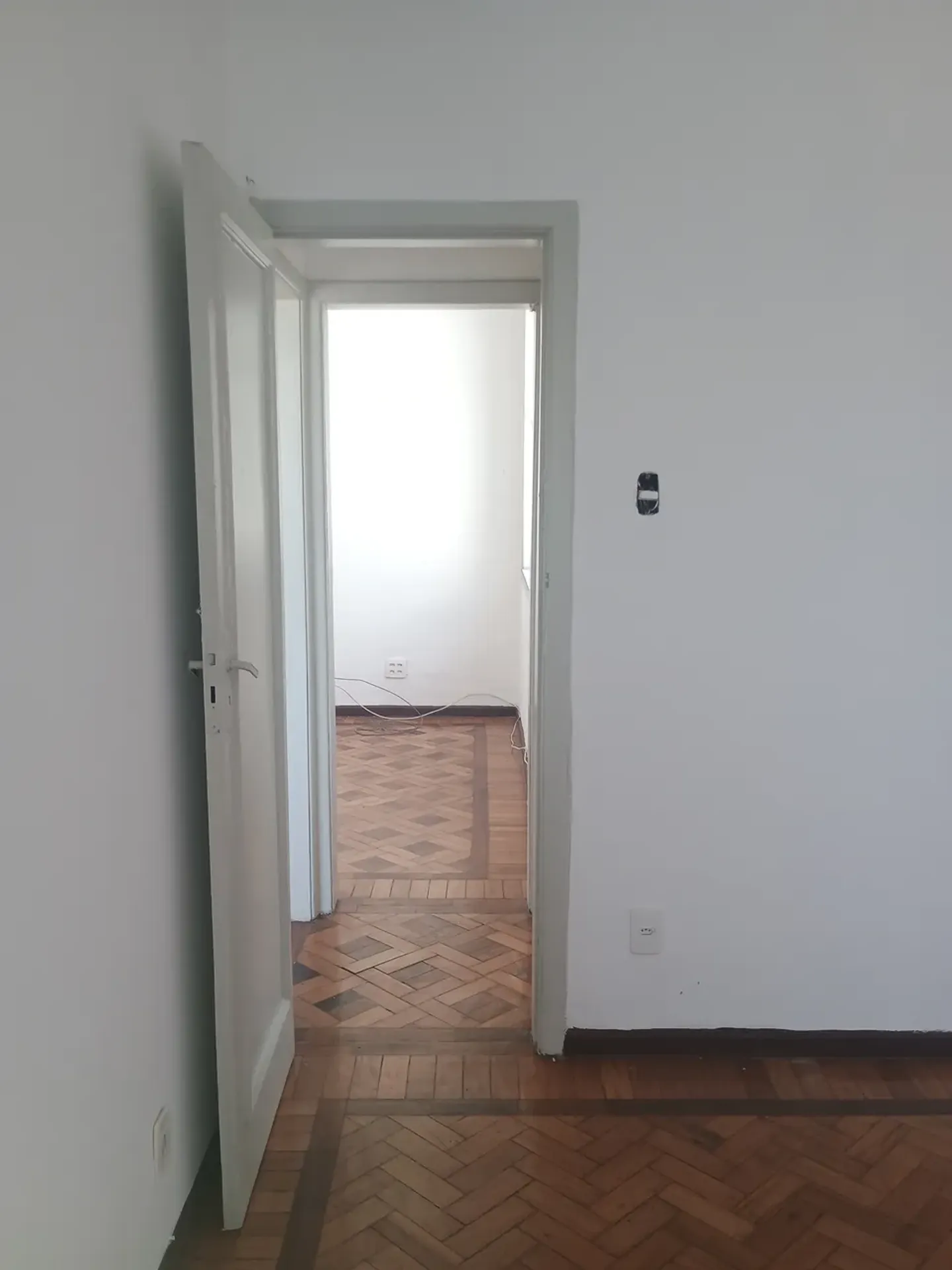 Apartment on the 3rd floor with wood or laminate floors — photo 18