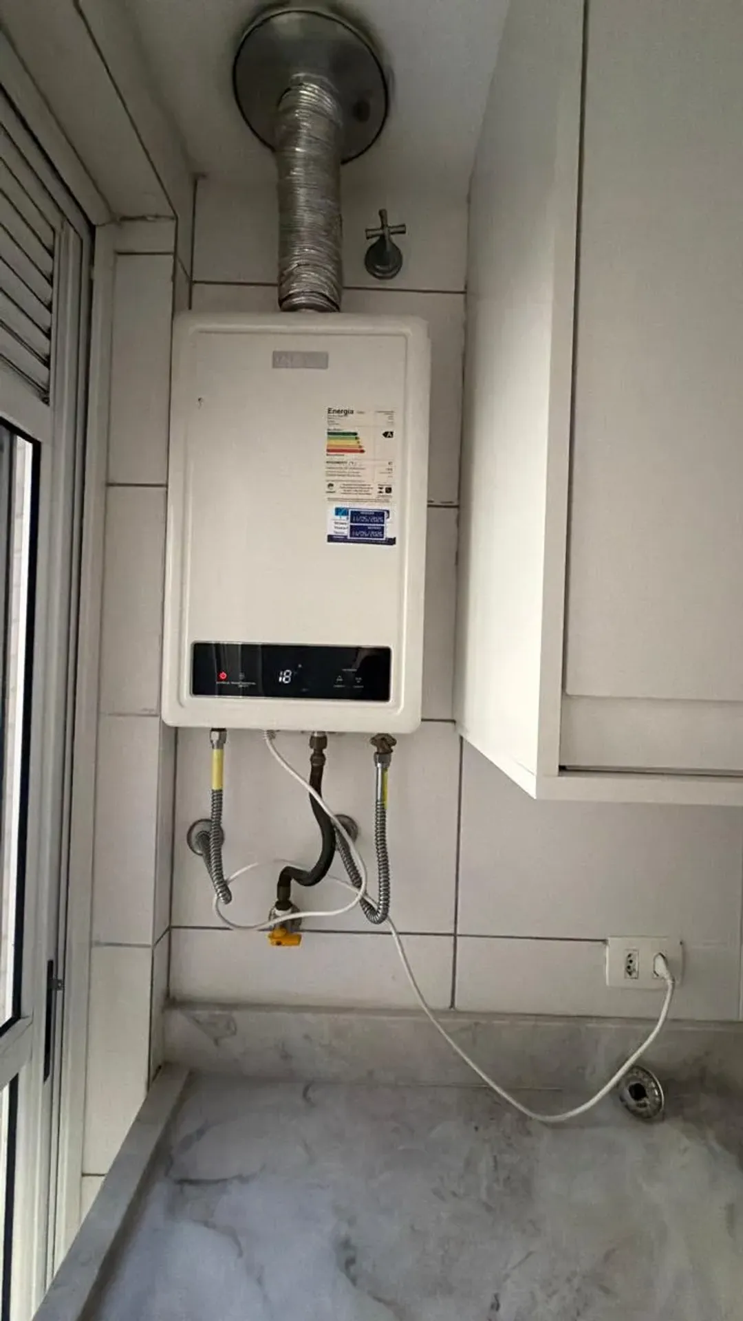 Walk-in closet in a 3-bedroom apartment, 76 m² — photo 39