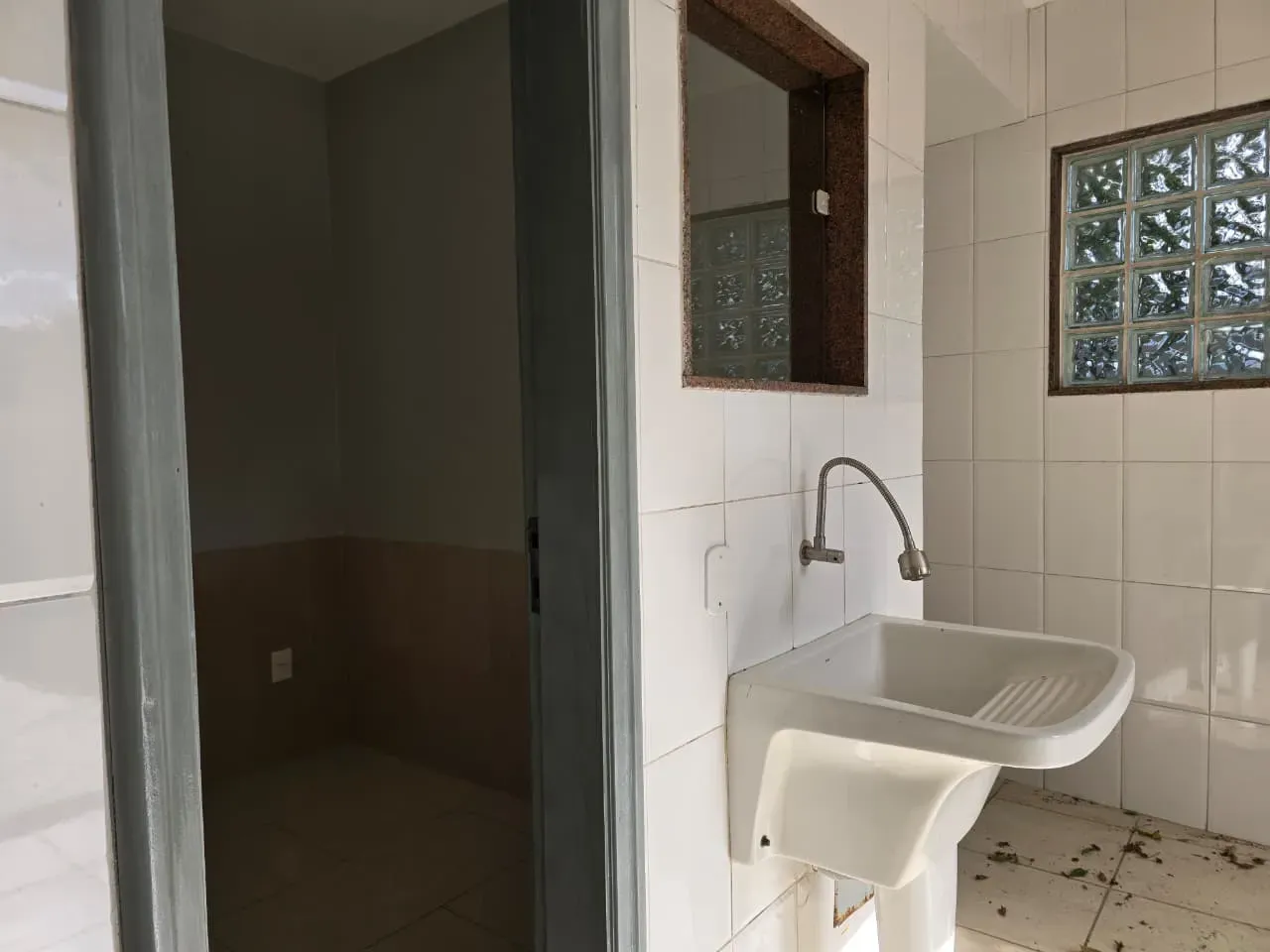 Будинок на 450 м² з 4 спальнями та кухнею з газом — photo 38