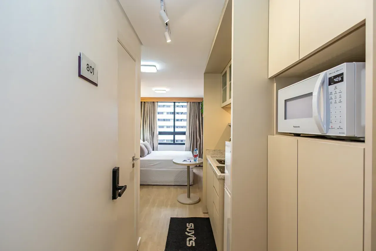 Furnished 1-bedroom apartment with 1 bathroom — photo 20