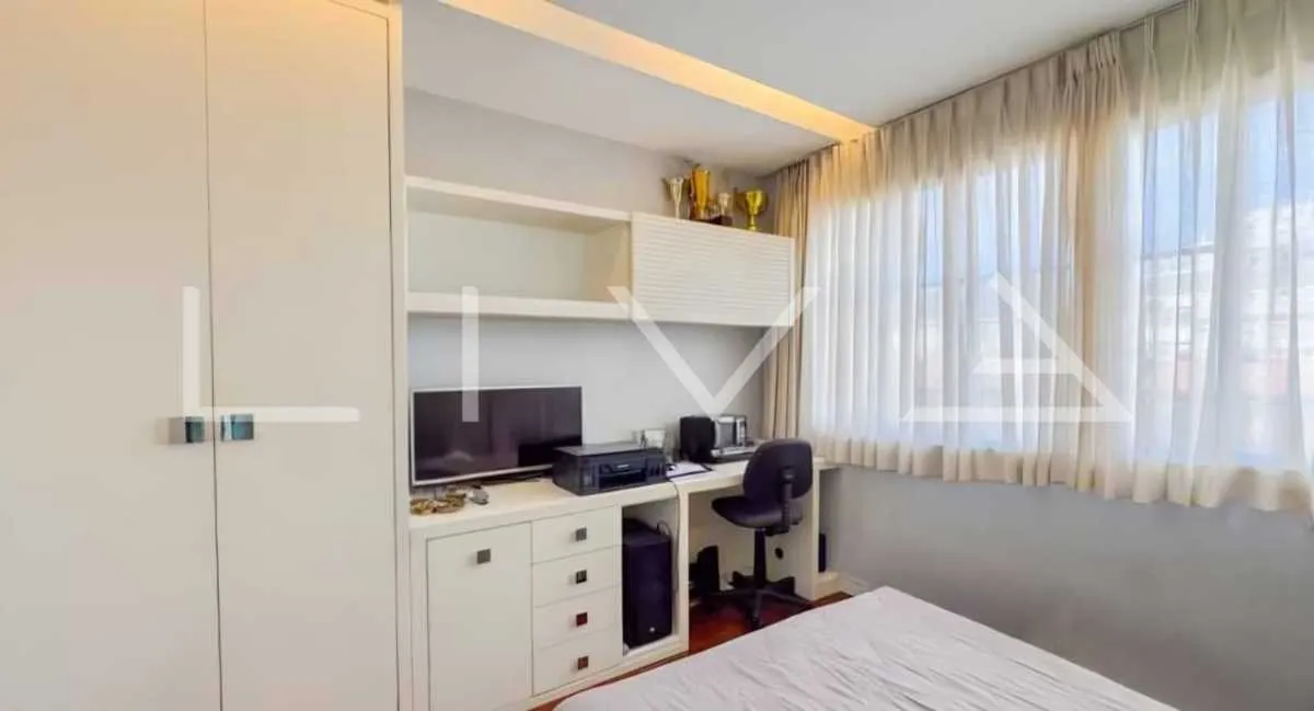 4-bedroom apartment with a grill on the balcony — photo 15